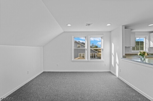 Foto del edificio - 43 Hillcrest Ave