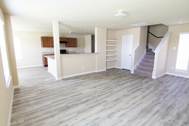 Foto del edificio - 12614 Wild Columbine Rd