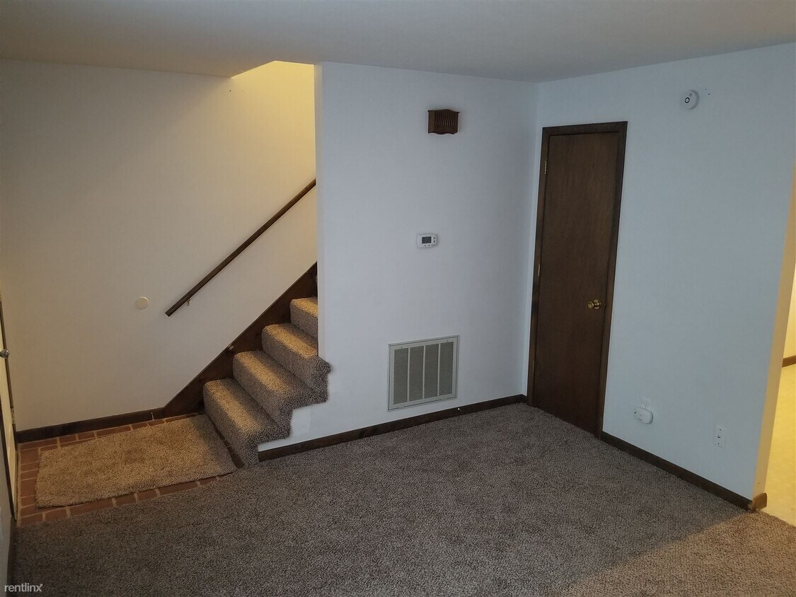Foto principal - 2 br, 1.5 bath Townhome - 1208 Payne Avenue 3