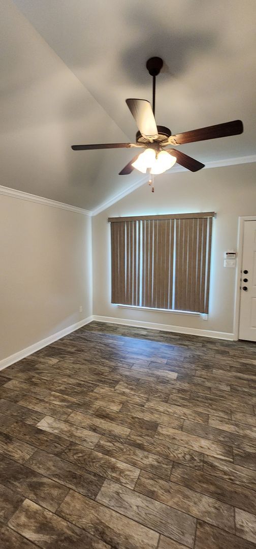 Foto del edificio - 2 bed/2 bath Duplex near Bunny Trail