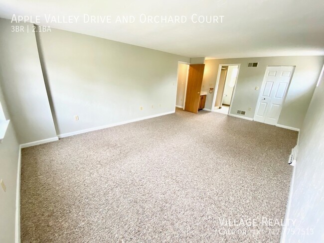 Building Photo - ONE MONTH FREE RENT! Remodeled 3-bed townh...