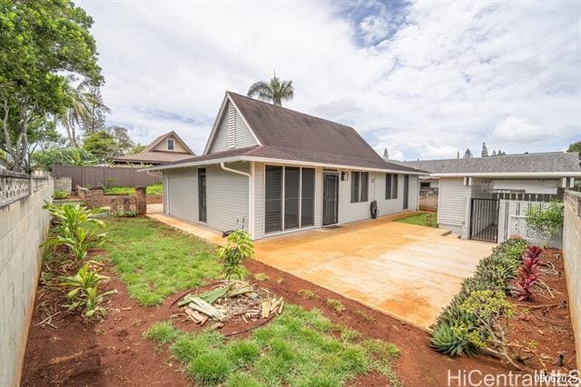 Building Photo - 95-544-544 Naholoholo St