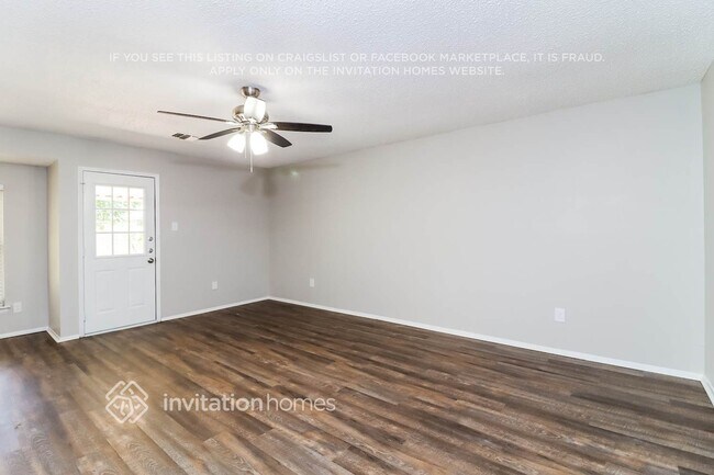 Foto del edificio - 2212 W Oakdale Rd