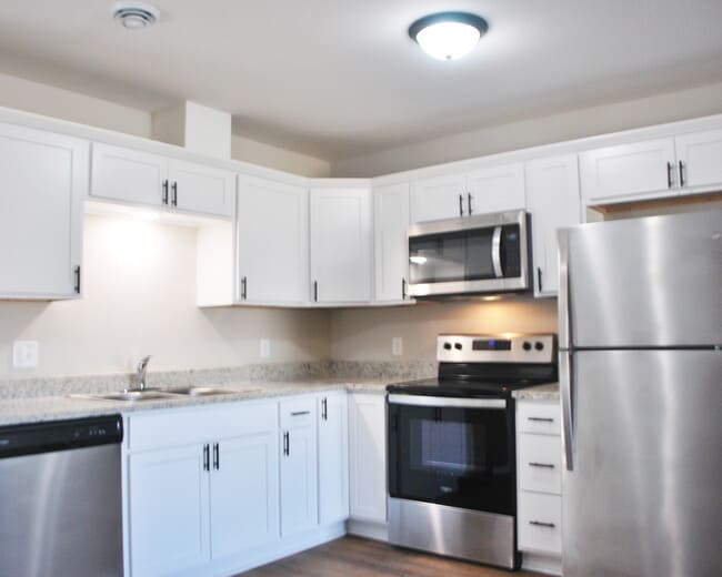 Building Photo - Brecken Place 2nd Addition