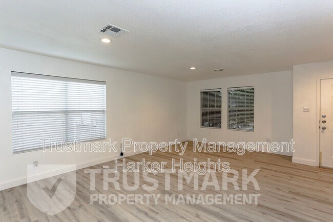 Foto del edificio - 6611 Taree Loop