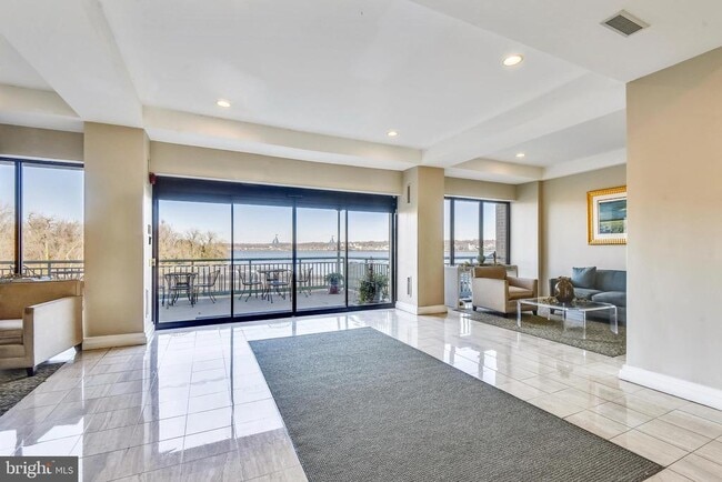 Building Photo - 501 Slaters Ln