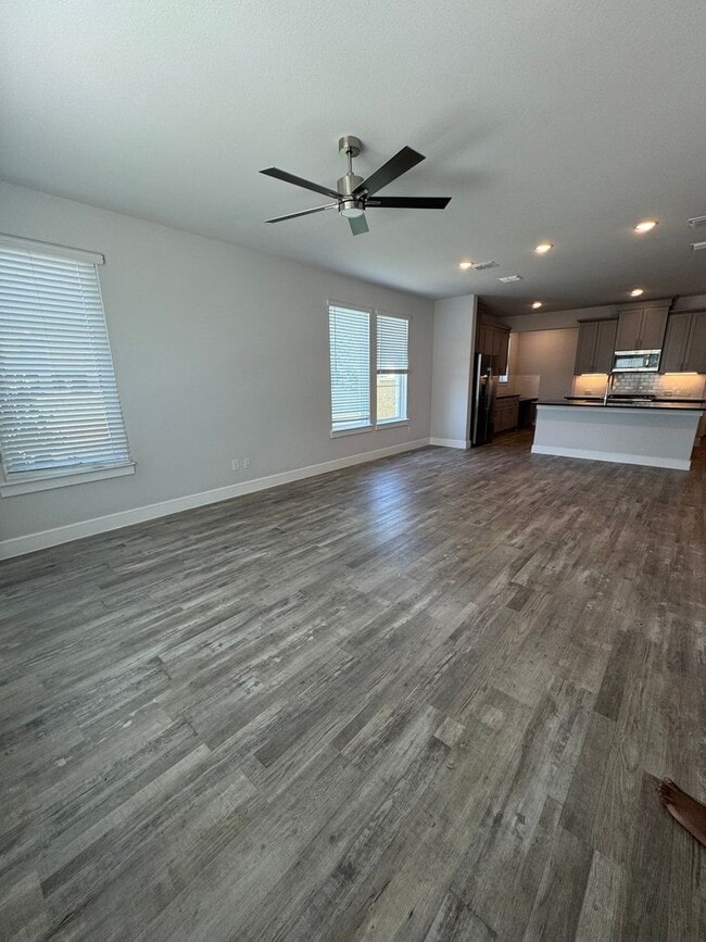 Building Photo - 813 Crystal Oak Ln