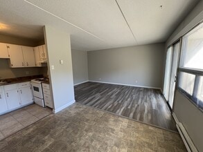 Building Photo - 411 Ellerdale St
