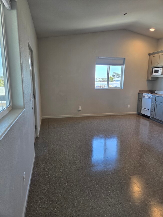 Foto del edificio - 2328 Golden Hill Rd