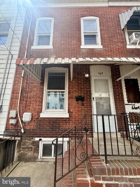 Building Photo - 163 Tremont St