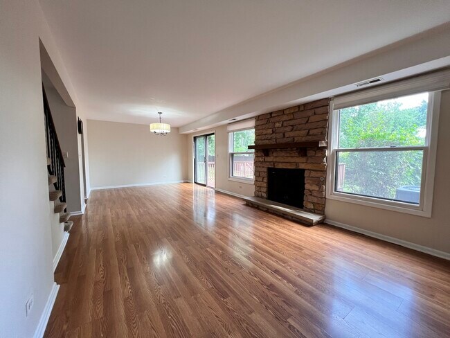Foto del edificio - 101 Indian Trail Dr