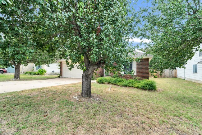 Foto del edificio - 1707 Primrose Ln