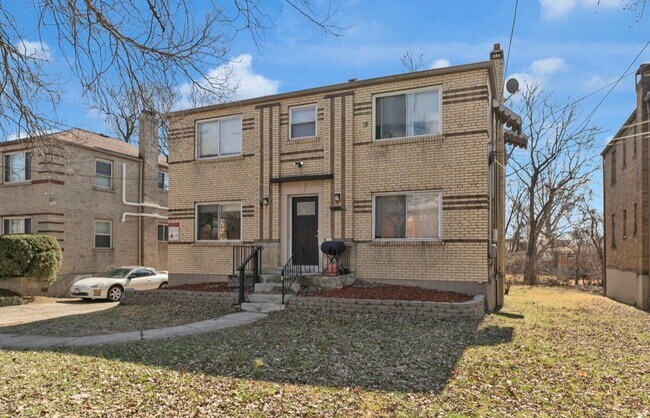 Foto del edificio - 1631 Summit Rd