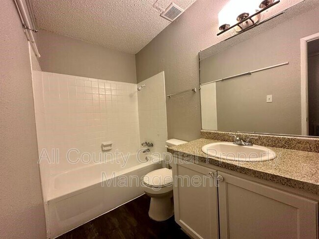 Foto del edificio - 5426 Menchaca Rd