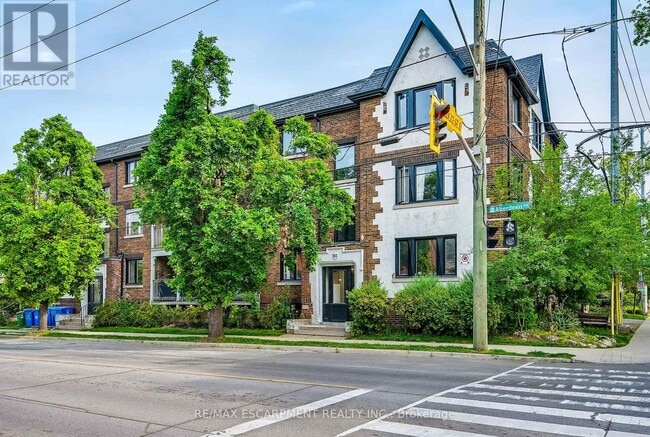 Building Photo - 312-312 Aberdeen Ave