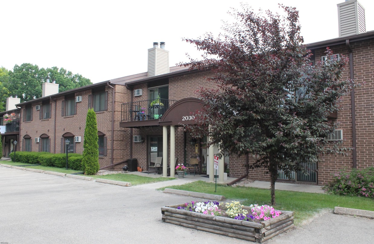 Primary Photo - 2040 Allen Blvd