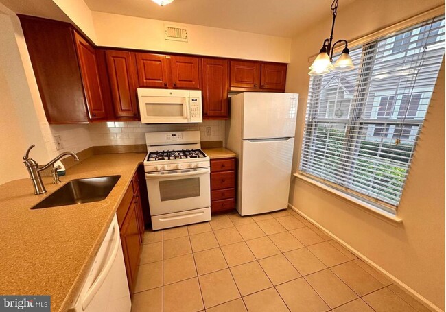 Building Photo - 507 A Ralston Dr-507