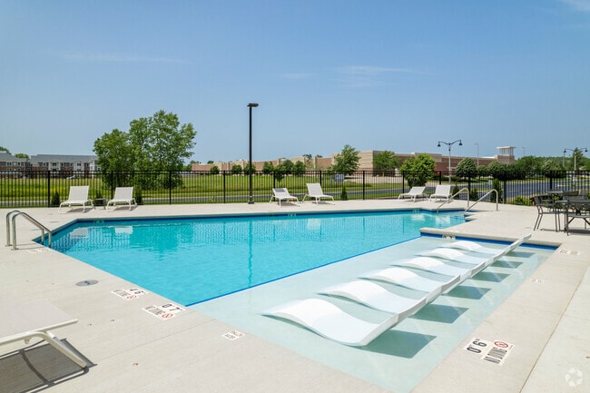 Outdoor Pool - Limestone Ridge Apartments