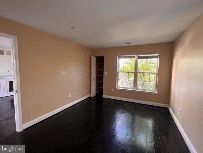 Building Photo - 1031 Gardenview Loop