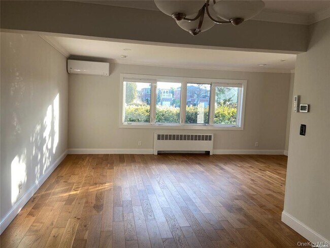 Foto del edificio - 541 E Park Ave