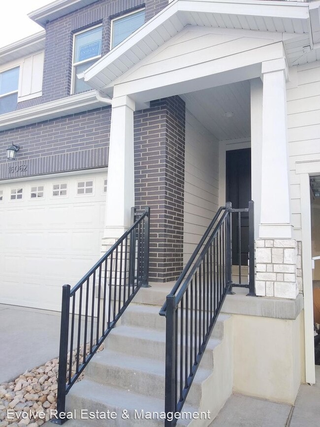 Building Photo - 4 br, 3.5 bath House - 16052 Bodmin Way