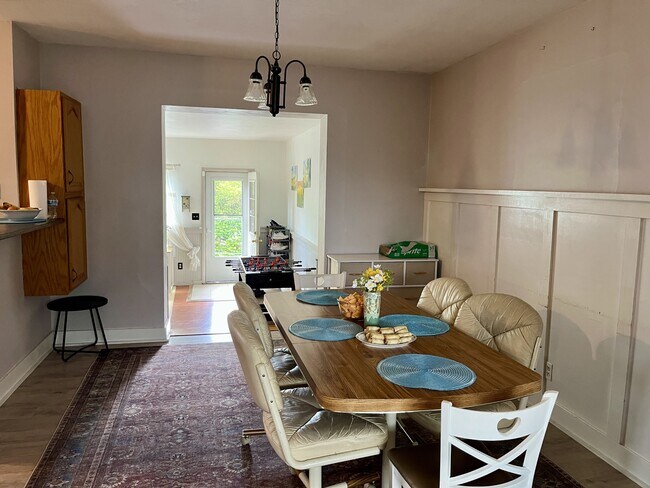 Foto del edificio - 849 Bower Hill Rd