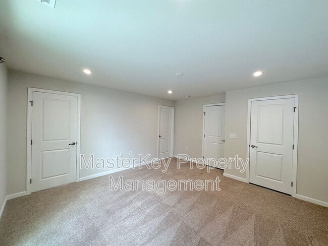 Building Photo - 1221 Lizer Rd