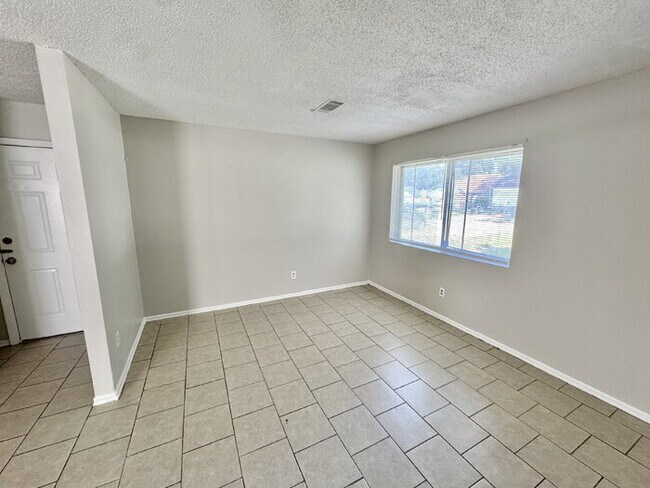 Building Photo - 4579 Buffer Dr