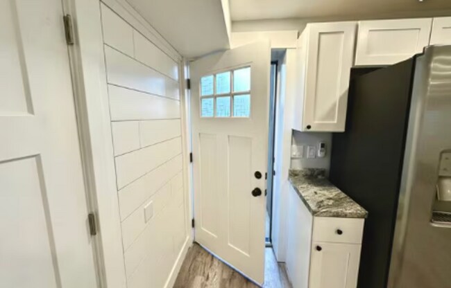 Foto del edificio - Coming Soon!! Modern Comfort Meets Luxury – Fully Upgraded Unit in West Valley City