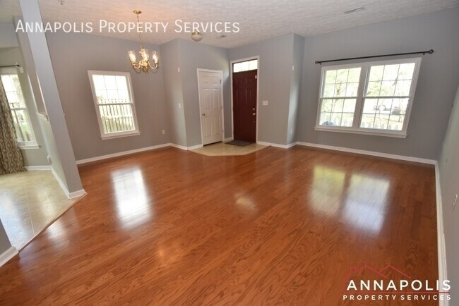 Foto del edificio - 8203 Barrington Ct