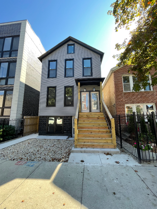 Primary Photo - 1513 W Erie St