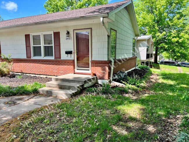 Building Photo - Very Nice North Overland Park Duplex-Avail...