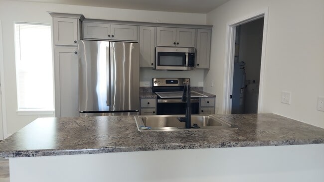 Building Photo - 406 Eagle St