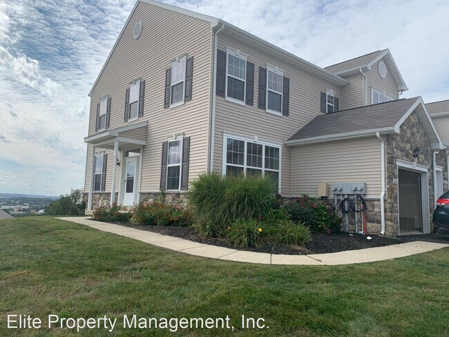 Building Photo - 3 br, 2.5 bath House - 2216 Live Oak Lane