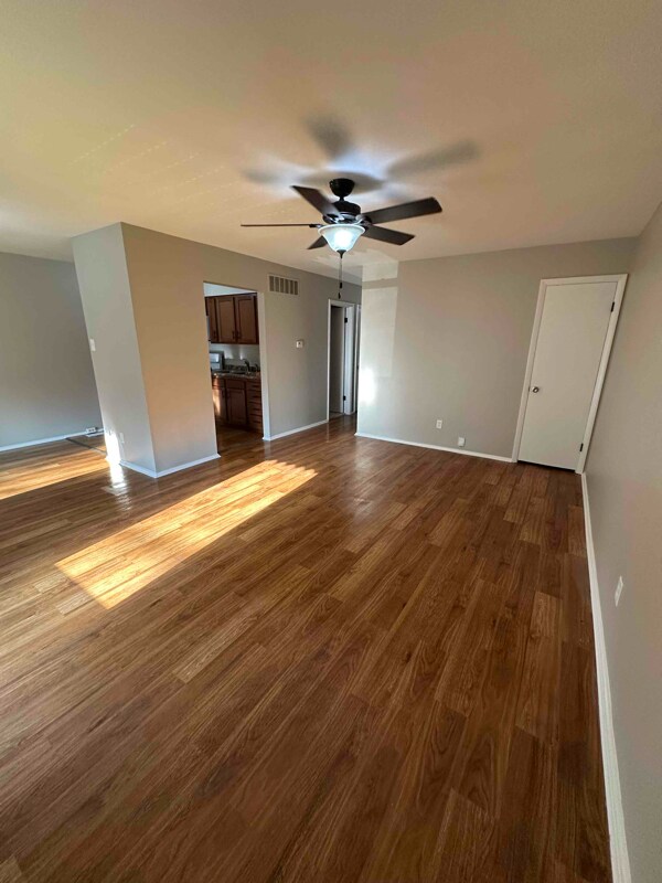 Foto principal - 3740 Dixie Dr