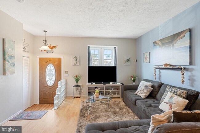 Building Photo - 107 Highshire Ct