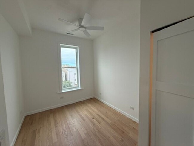 Foto del edificio - 1634 W 21st St