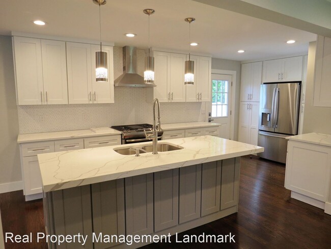 Building Photo - 5 br, 2 bath House - 4031 Driscoll lane