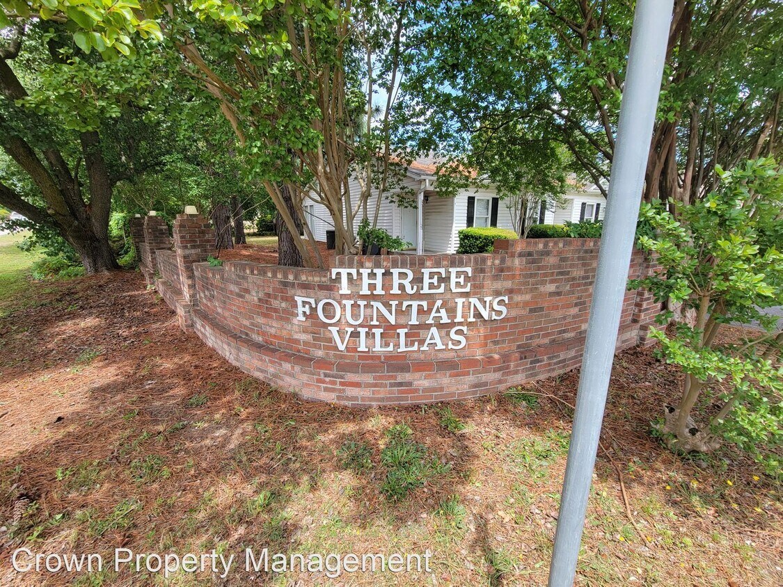 Primary Photo - 2 br, 1.5 bath House - 102 D Villas Court