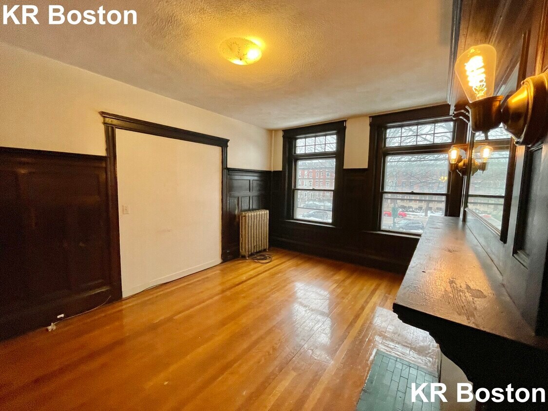 Primary Photo - 1891 Beacon St