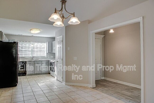 Foto del edificio - 2132 Mallard Woods Pl