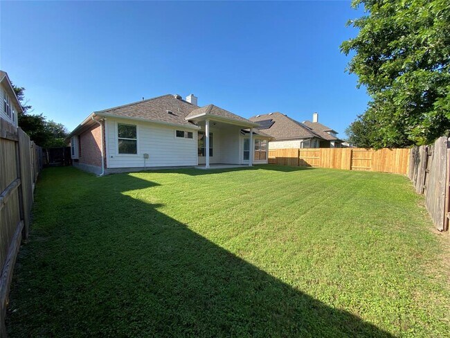 Foto del edificio - 3408 St Christopher Ct