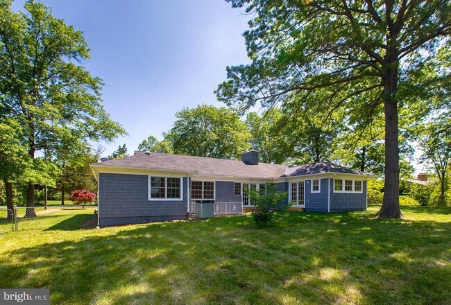 Building Photo - 6435 Overlook Dr