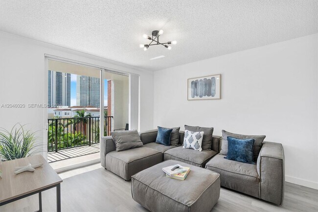 Foto del edificio - 17100 N Bay Rd