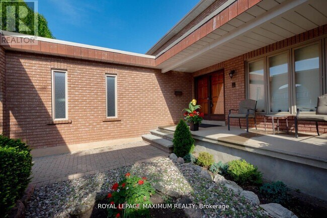 Building Photo - 54 Claudia Ave