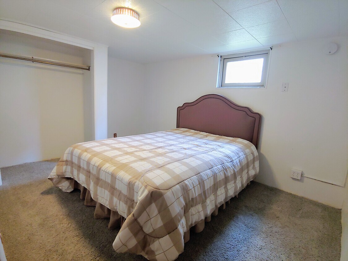 Foto principal - 4590 S Delaware St
