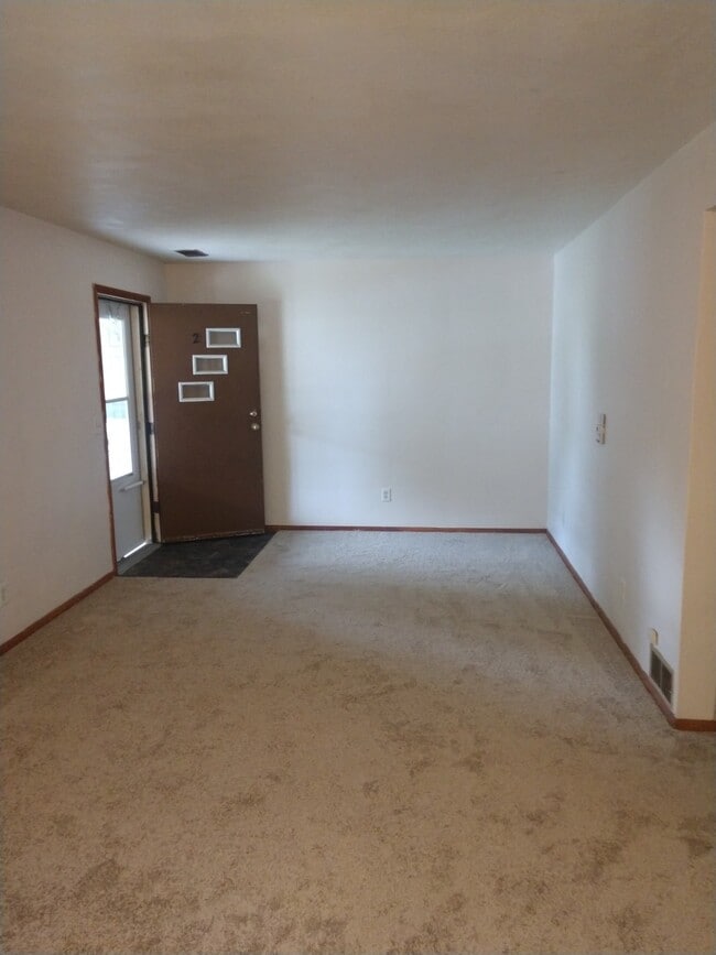 Building Photo - 403 Ellen Ave