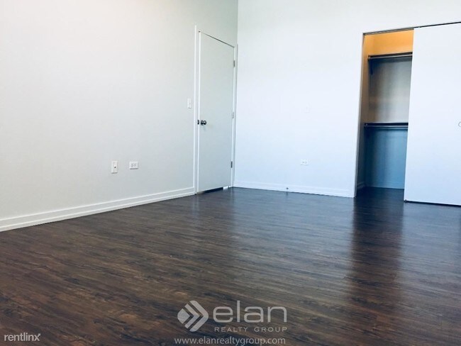 Foto del edificio - 2500 N Clybourn Ave