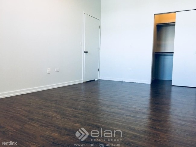 Building Photo - 2500 N Clybourn Ave