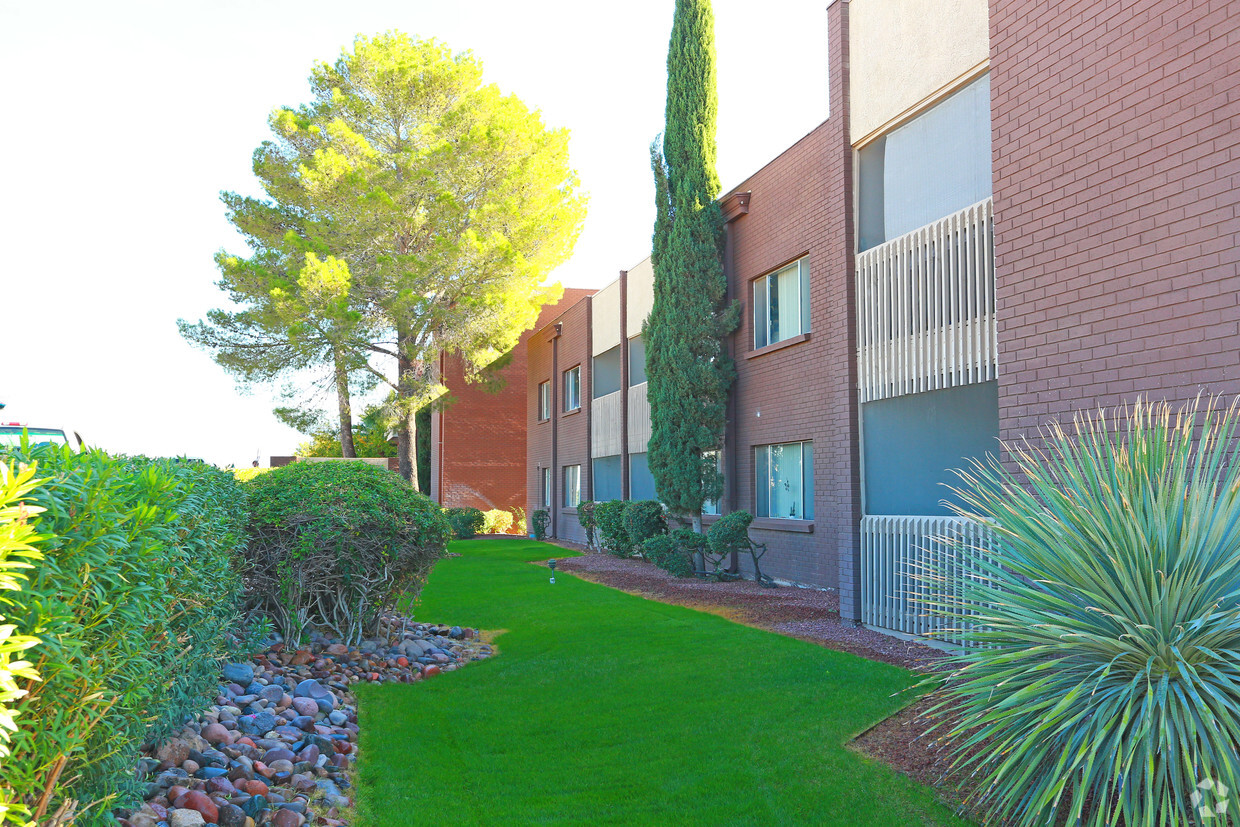 Foto principal - Carondelet Apartments